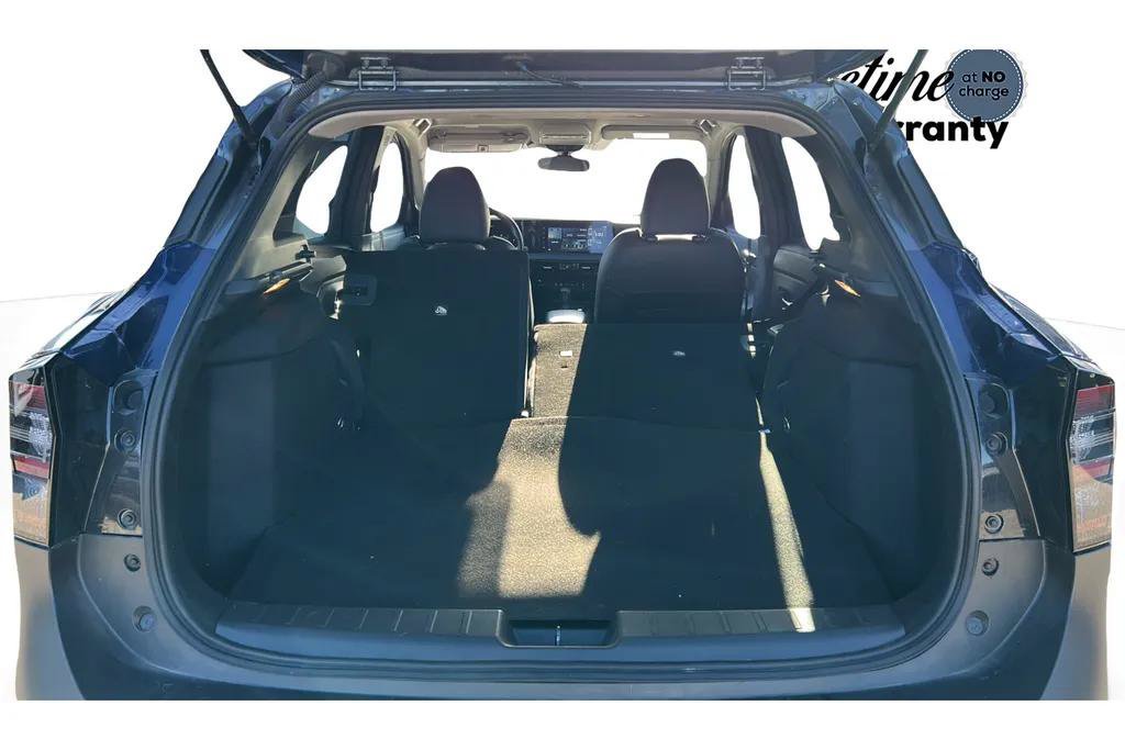 Used 2025 Nissan Kicks SR AWD/4WD image 17