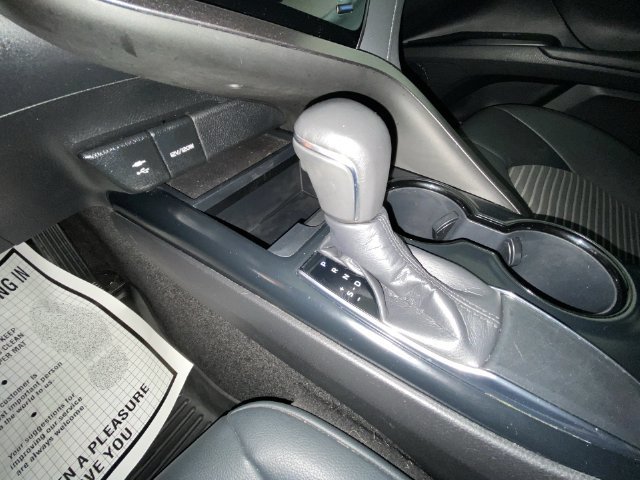 Used 2019 Toyota Camry SE FWD image 20