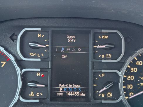 Used 2019 Toyota Tundra SR5 w/ SR5 Upgrade Package image 10