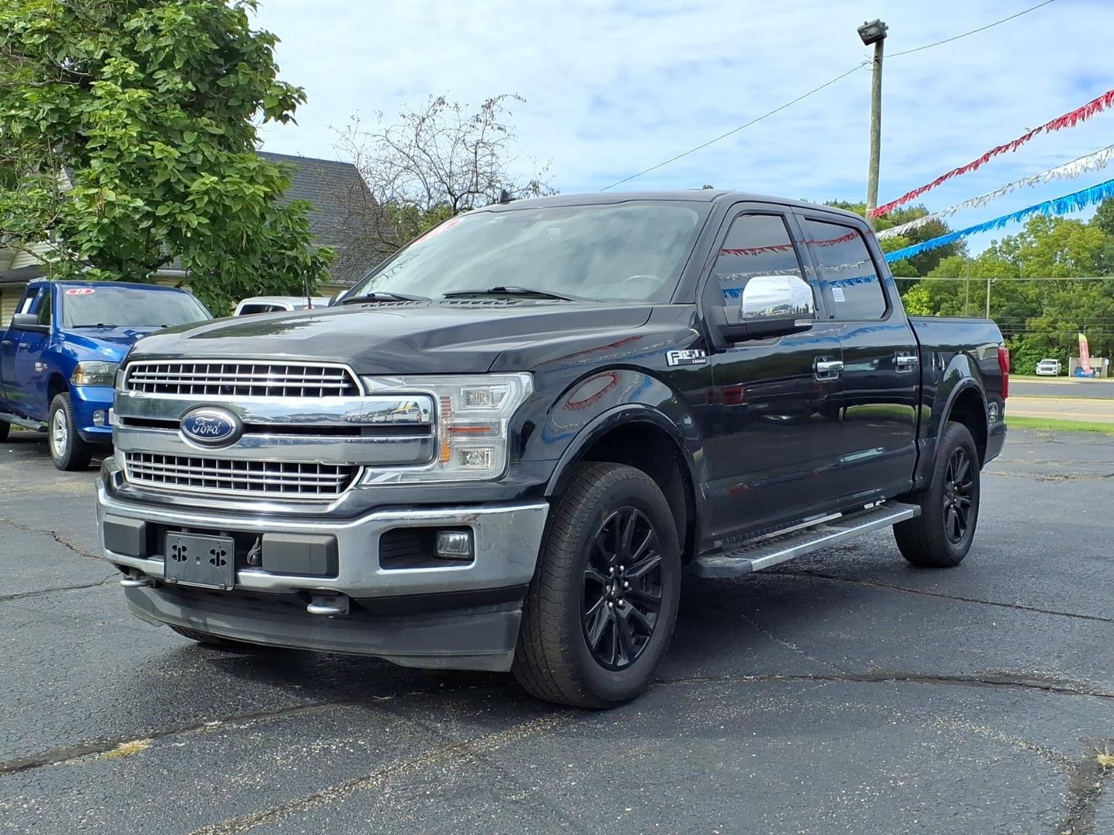 Used 2019 Ford F150 Lariat w/ Equipment Group 502A Luxury AWD/4WD image 3