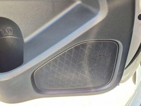 Certified 2025 Nissan Frontier SV RWD image 23