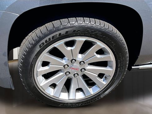 Used 2020 GMC Yukon XL Denali w/ Open Road Package AWD/4WD image 35