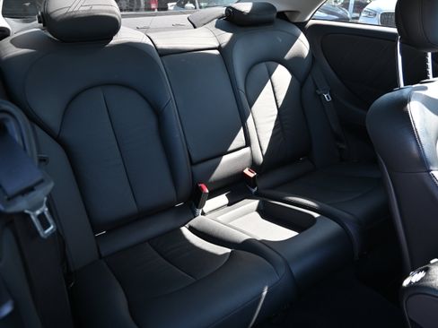 Used 2009 Mercedes-Benz CLK 550 Coupe image 32