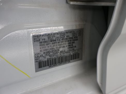 Used 2024 Nissan Sentra SV FWD image 56