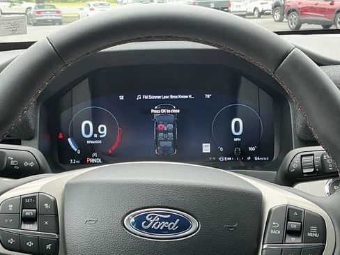 Used 2026 Ford Explorer Active AWD/4WD image 14
