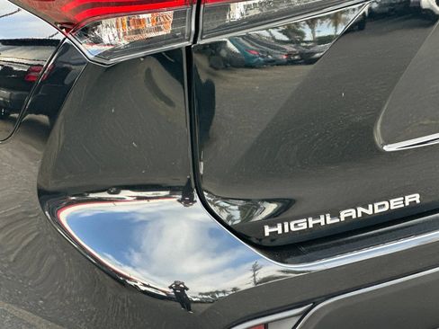 Certified 2025 Toyota Highlander XLE AWD/4WD image 27