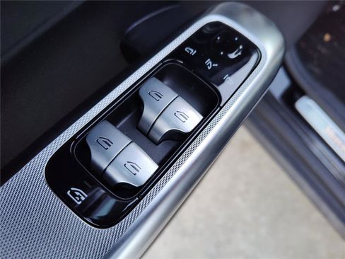 New 2025 Mercedes-Benz GLC 300 4MATIC image 16