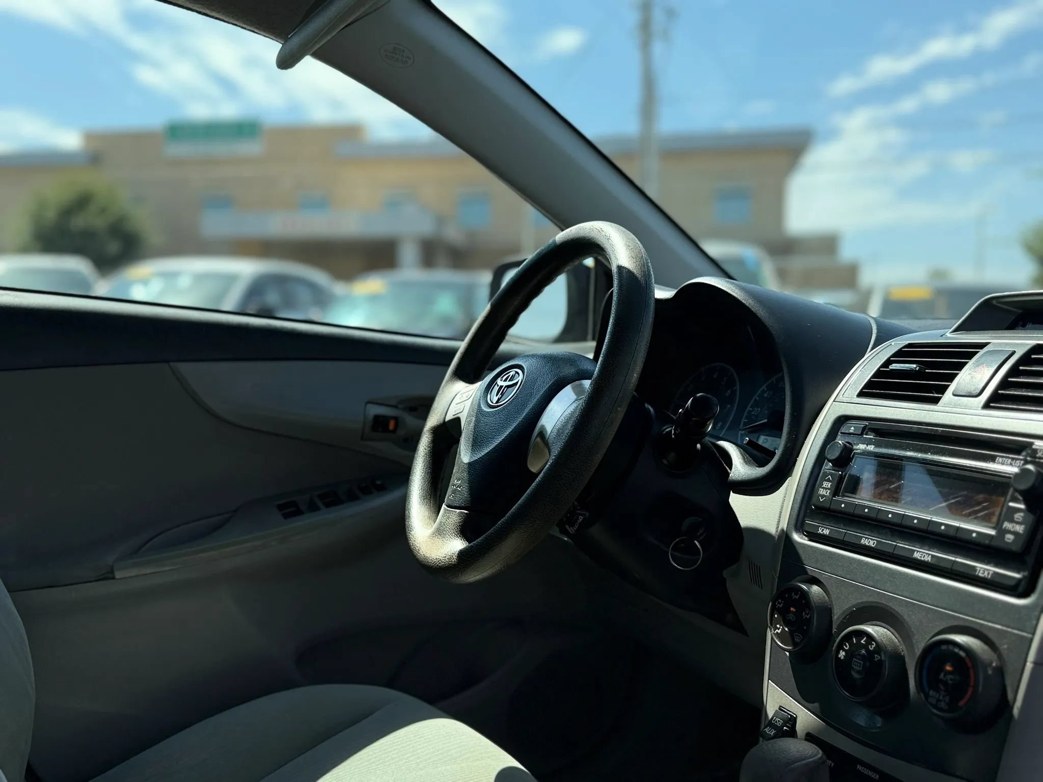 Used 2012 Toyota Corolla LE FWD image 22