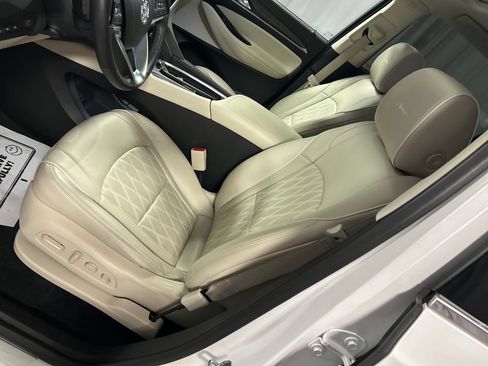 Used 2022 Buick Enclave Avenir FWD image 12