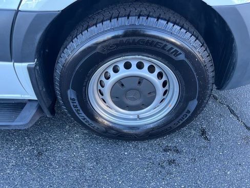 Used 2023 Mercedes-Benz Sprinter 2500 image 39