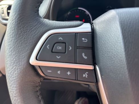 Used 2023 Toyota Sienna XLE image 16