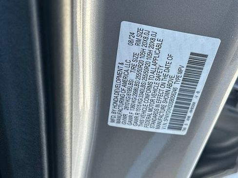 Used 2025 Honda Pilot Sport image 33