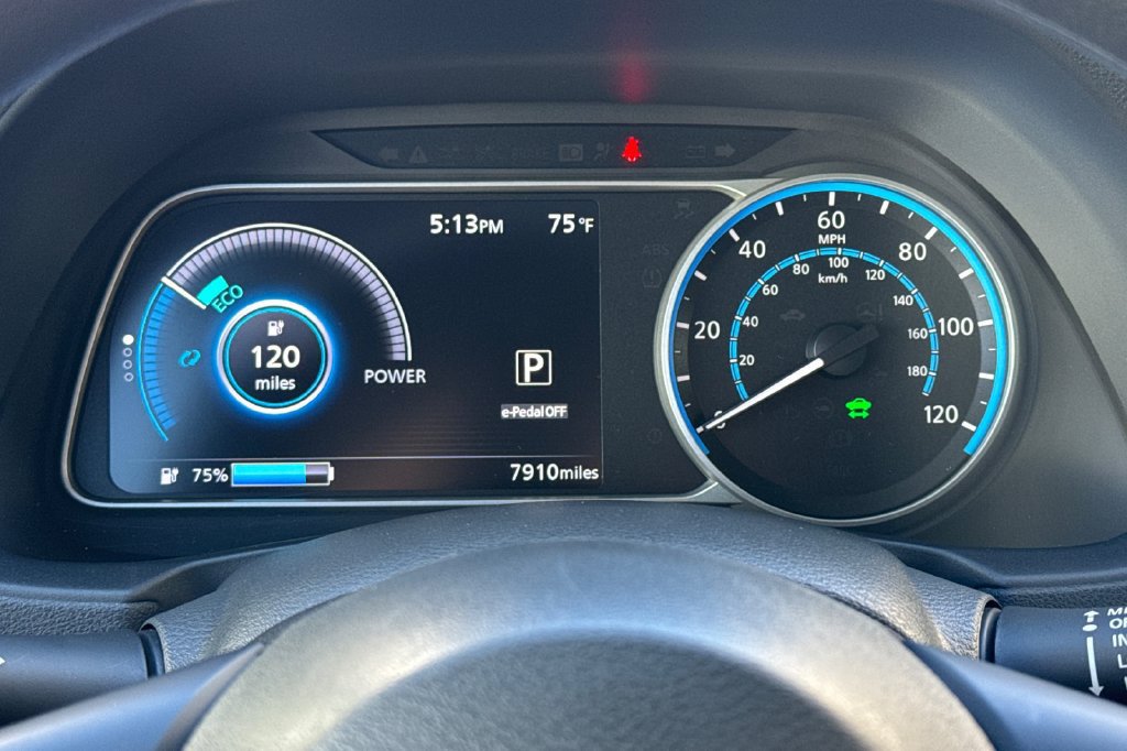 Used 2025 Nissan Leaf S FWD image 23