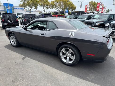 Used 2022 Dodge Challenger SXT RWD image 20