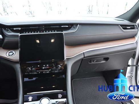 Used 2023 Jeep Grand Cherokee L Summit w/ Advanced Protech Group IV AWD/4WD image 20