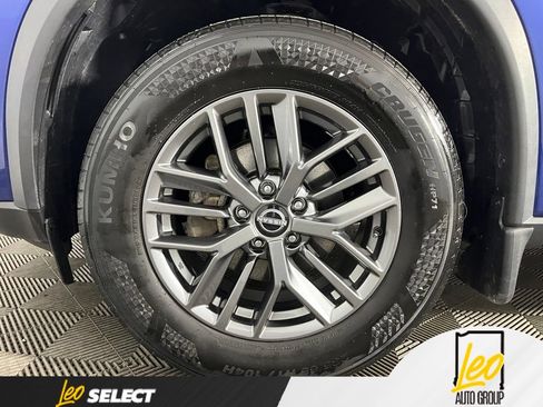 Used 2023 Nissan Rogue S AWD/4WD image 27