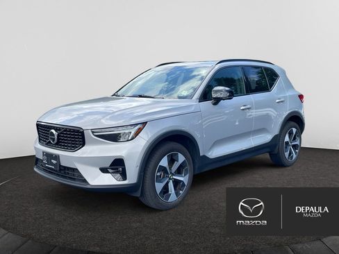 Used 2024 Volvo XC40 B5 Plus w/ Protection Package Premier AWD/4WD image 1