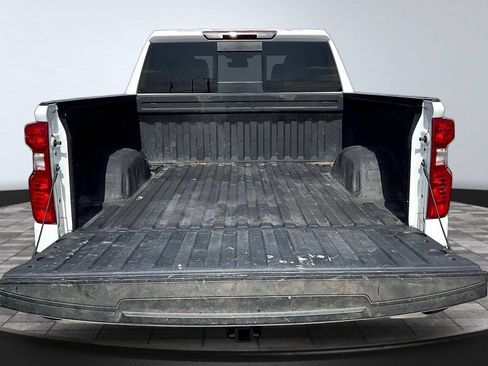 Used 2025 Chevrolet Silverado 1500 LT w/ Safety Package AWD/4WD image 8