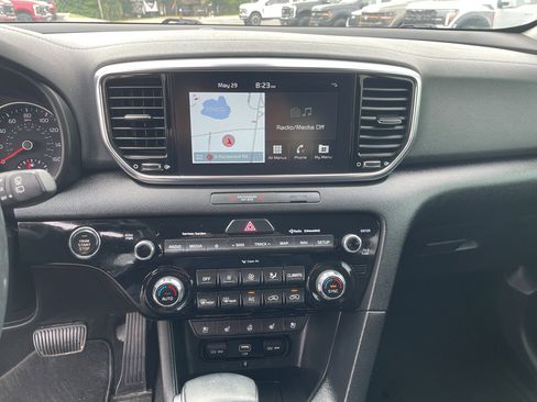 Used 2022 Kia Sportage EX w/ EX Technology Package FWD image 7