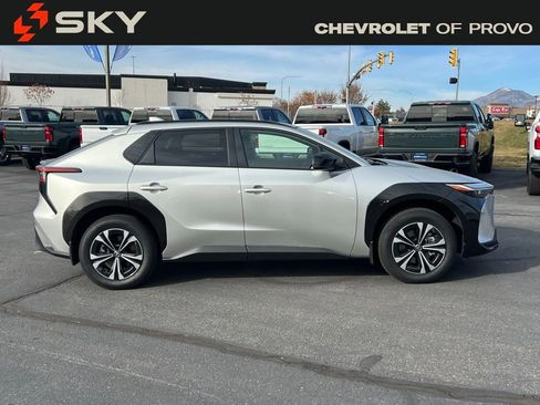 Used 2025 Toyota bZ4X AWD w/ Weather Package image 7