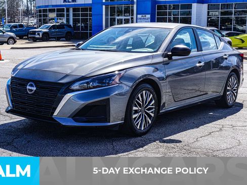 Used 2025 Nissan Altima 2.5 SV image 5