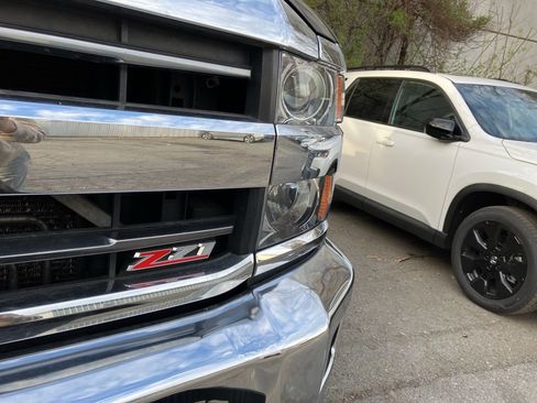Used 2018 Chevrolet Silverado 2500 LT w/ All Star Edition image 5