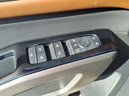 Used 2025 Nissan Pathfinder Platinum w/ Cargo Package AWD/4WD image 14
