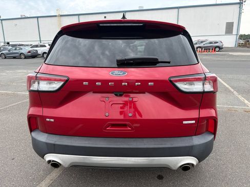 Used 2020 Ford Escape SE FWD image 4
