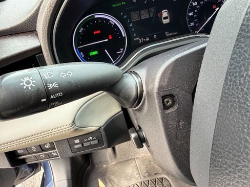 Used 2019 Toyota Avalon Limited image 21