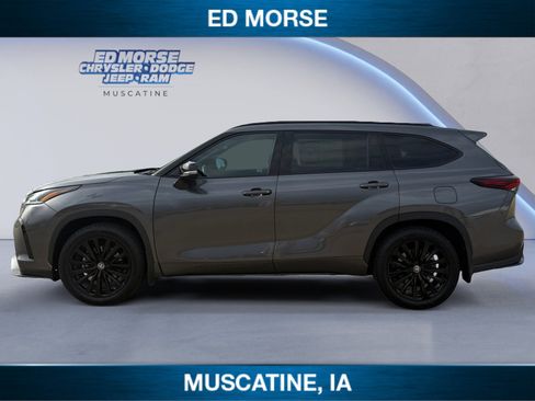 Used 2024 Toyota Highlander XSE AWD/4WD image 2