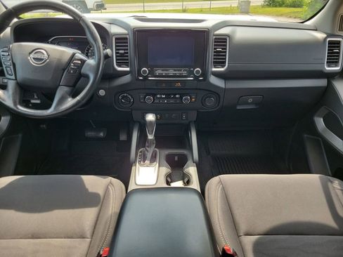 Used 2022 Nissan Frontier SV AWD/4WD image 14