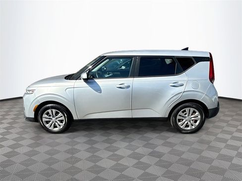 Used 2020 Kia Soul LX image 8