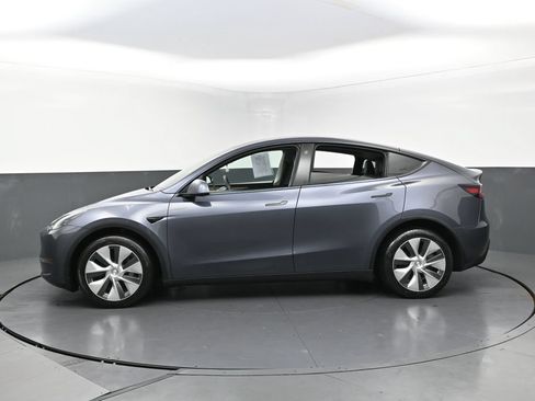 Used 2023 Tesla Model Y Long Range AWD/4WD image 4