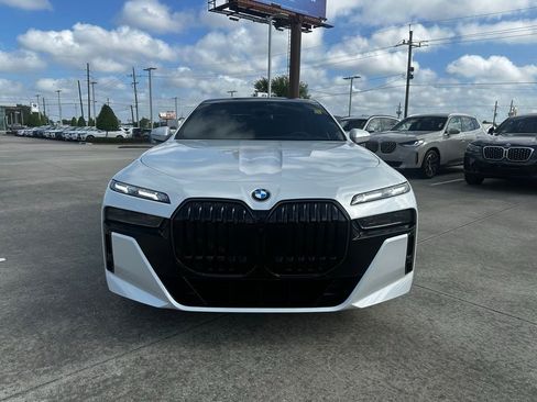 New 2026 BMW 740i image 2