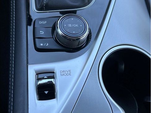 Used 2019 INFINITI Q60 3.0t Luxe RWD image 16