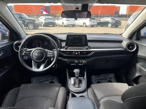 Used 2020 Kia Forte LXS FWD image 17