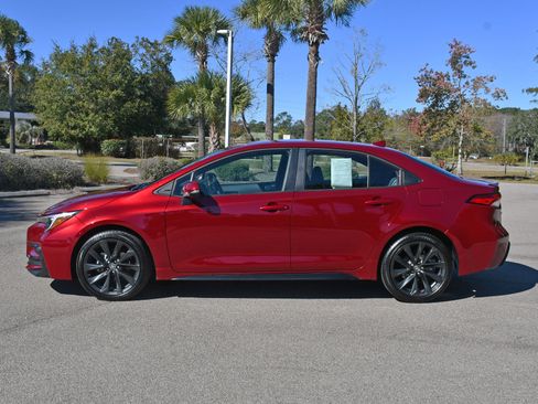 Certified 2024 Toyota Corolla SE image 2