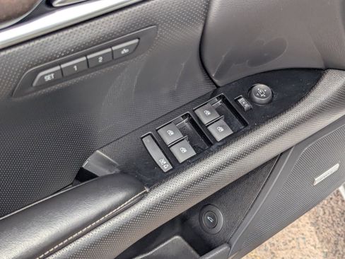 Used 2019 Cadillac XTS Luxury image 21