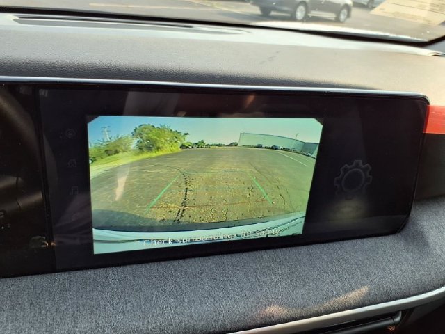 Used 2025 Nissan Kicks SV AWD/4WD image 23