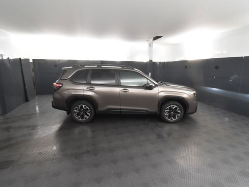 New 2025 Subaru Forester Premium image 4