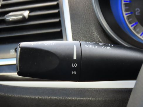 Used 2019 Chrysler 300 Touring L w/ Quick Order Package 22F image 33