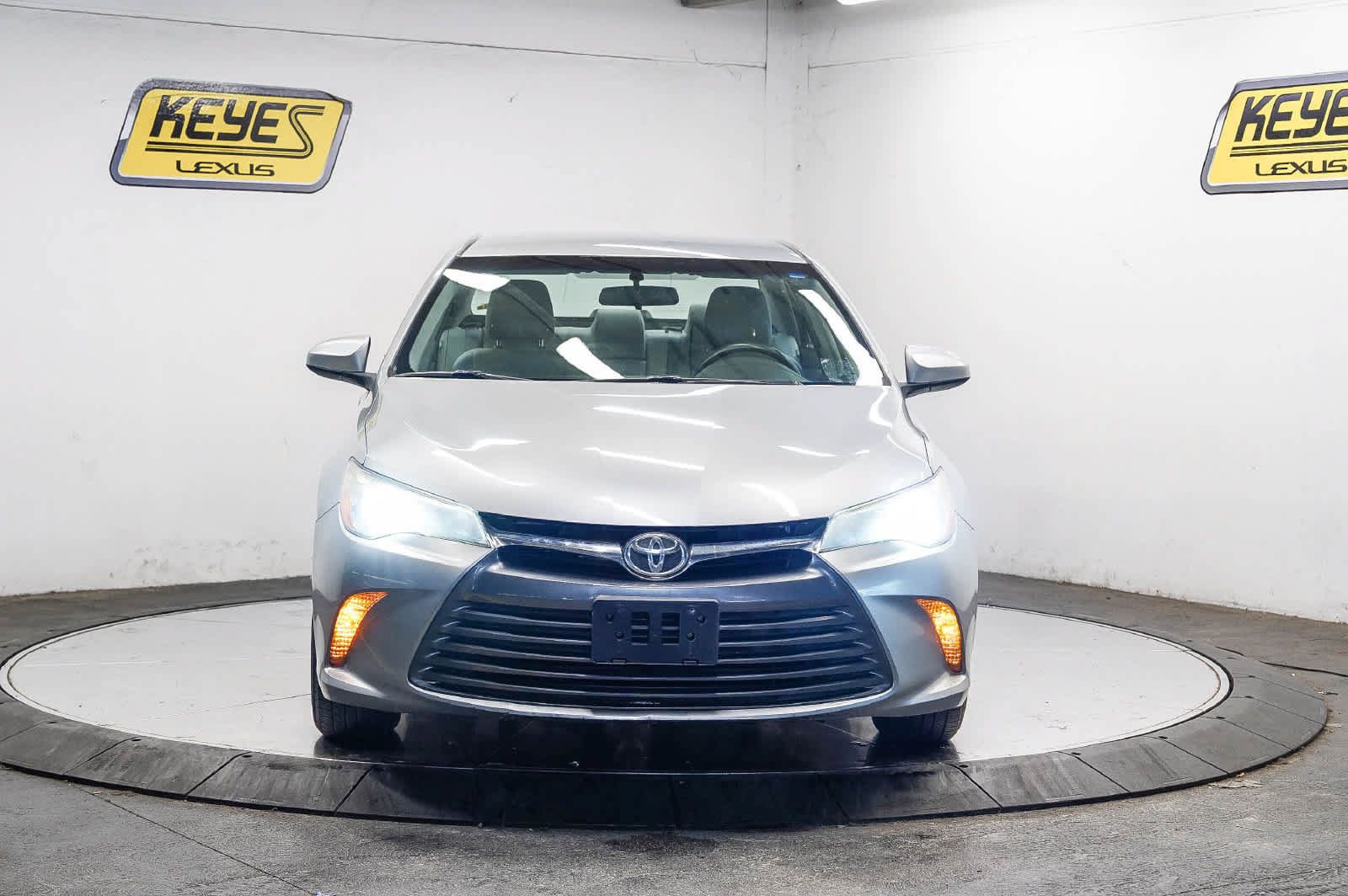 Used 2016 Toyota Camry LE FWD image 6