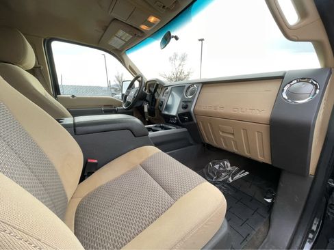 Used 2015 Ford F350 XLT w/ Camper Package image 29