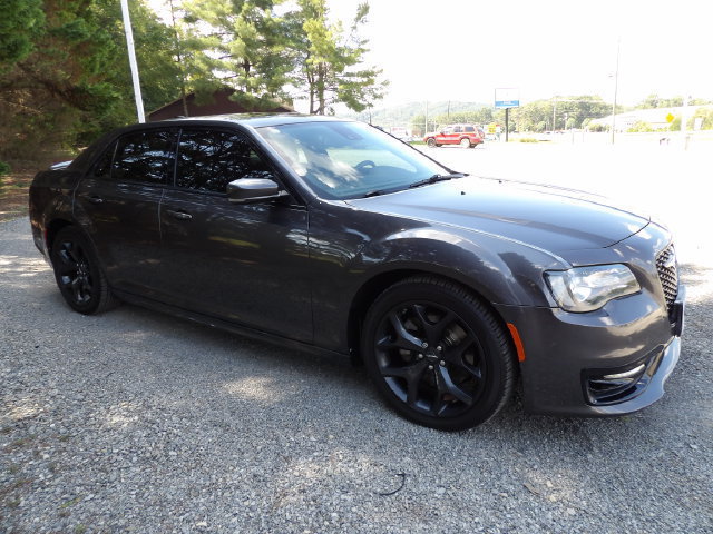 Used 2022 Chrysler 300 S w/ Comfort Group RWD image 7