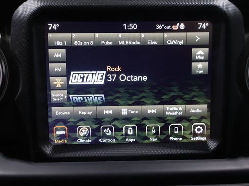 Used 2022 Jeep Gladiator Overland w/ Cold Weather Group image 29