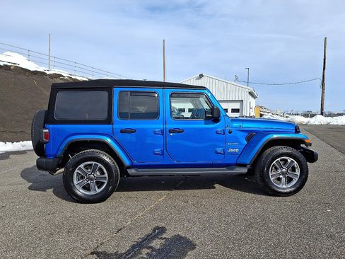 Used 2021 Jeep Wrangler Unlimited Sahara AWD/4WD image 7