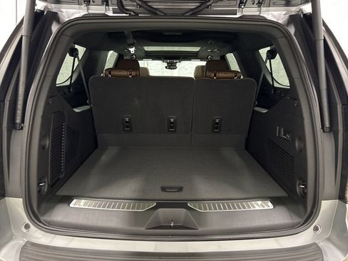 New 2026 Chevrolet Suburban High Country AWD/4WD image 37