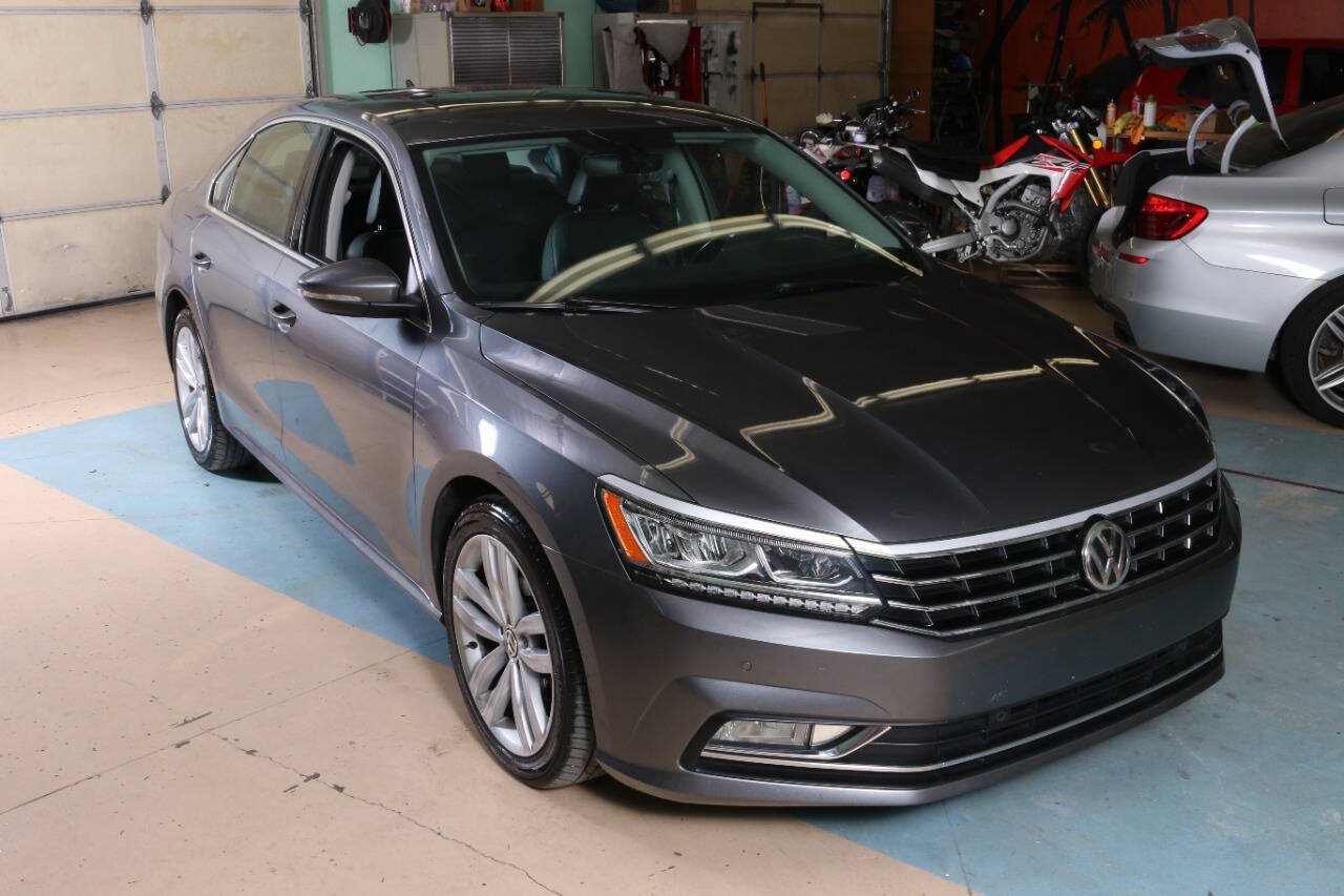 Used 2018 Volkswagen Passat 2.0T SE FWD image 3