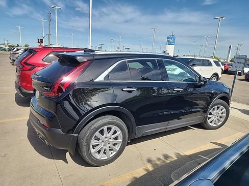Used 2023 Cadillac XT4 Luxury w/ Cold Weather Package AWD/4WD image 8