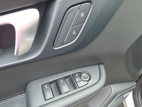 Used 2026 Buick Enclave Preferred AWD/4WD image 14